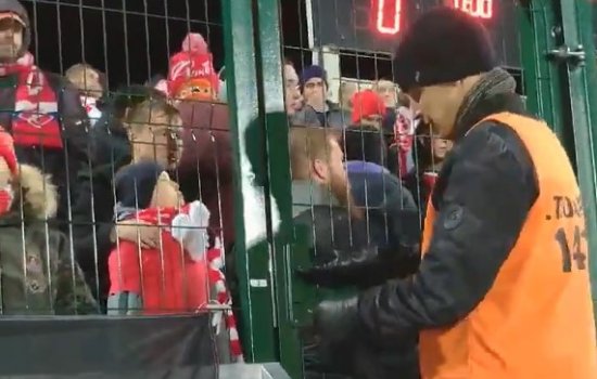 На матче Кубка России в Набережных Челнах болельщиков решили запереть на ключ (Видео)