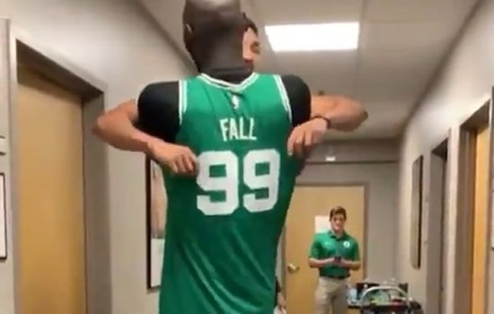 В «Бостоне» появился центровой с ростом 2,31 м (Видео)