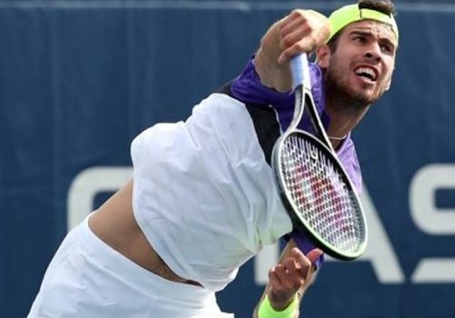 Хачанов победил Фоньини в 3-х сетах и вышел в полуфинал в Пекине