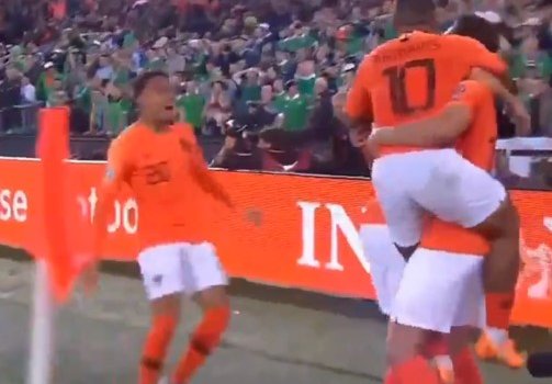 Нидерланды на последних минутах дожали Северную Ирландию (обзор голов)