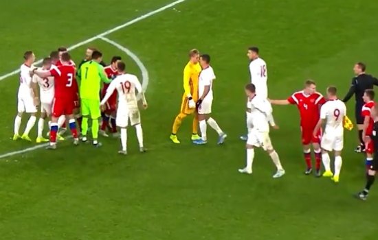 Футболисты России и Польши едва не подрались на последних минутах матча (Видео)