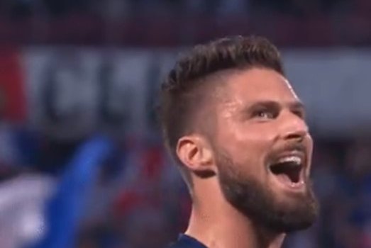 Гол Жиру с пенальти принес Франции гостевую победу над Исландией (обзор)