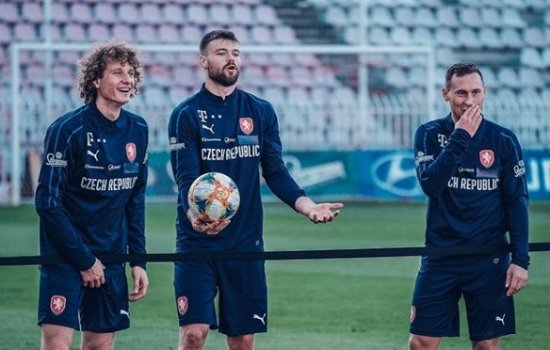 Чехия дома одержала волевую победу над Англией (голы, обзор)