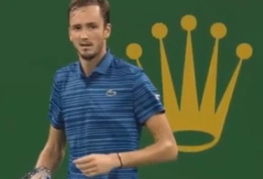 Медведев победил Циципаса и вышел в финал турнира в Шанхае