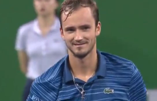 Медведев выиграл «Мастерс» в Шанхае, разгромив в финале Зверева