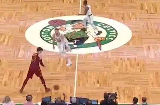 «Кливленд» допустил две ошибки за 3 секунды - добро пожаловать в «Shaqtin' a fool» (Видео)