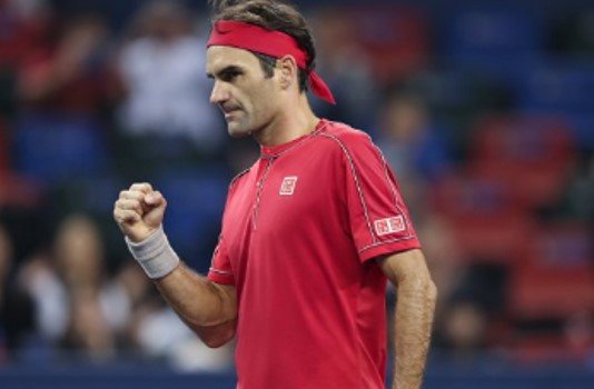 Федерер разгромил Де Минаура в финале турнира в Базеле