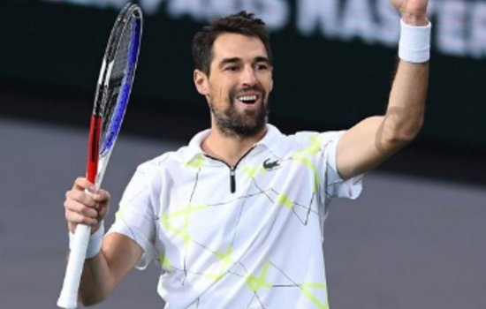 Медведев сенсационно проиграл Шарди на «Мастерсе» в Париже