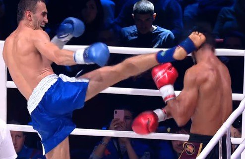 Захаров победил Лаауатни в титульном поединке по кикбоксингу (WAKO) Захаров победил Лаауатни в титульном поединке по кикбоксингу (WAKO)