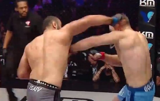 Исаев «вырубил» Гольцова на последней секунде боя (PFL)