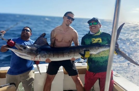 Оператор бросил снимать, чтобы помочь Ибрагимовичу на рыбалке (Видео)