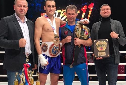 Захаров победил Лаауатни в титульном поединке по кикбоксингу (WAKO)