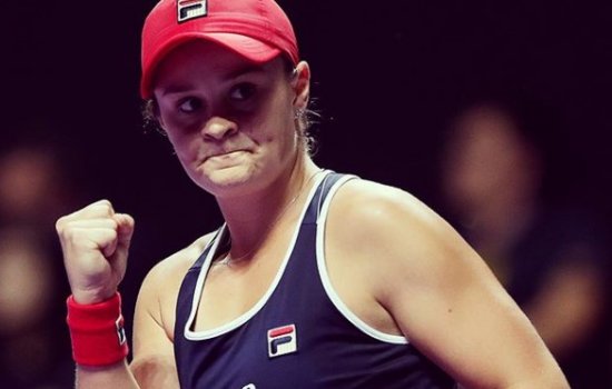 Свитолина проиграла Барти в финале итогового турнира WTA