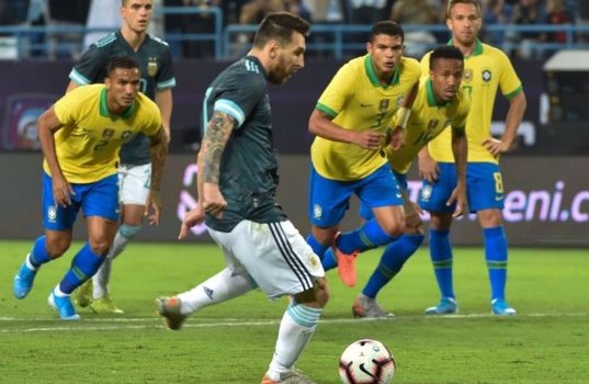 Гол Месси принес Аргентине победу в товарищеском матче против Бразилии (обзор)