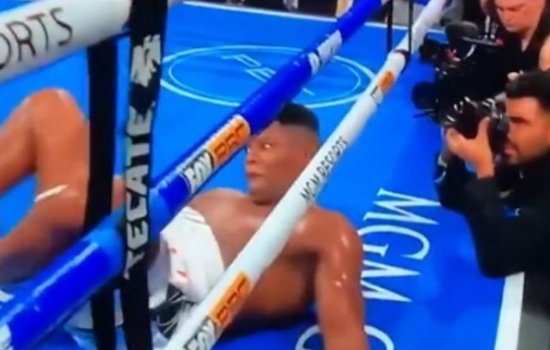 Уайлдер нокаутировал Ортиса в конце 7-го раунда и сохранил пояс чемпиона (Видео)