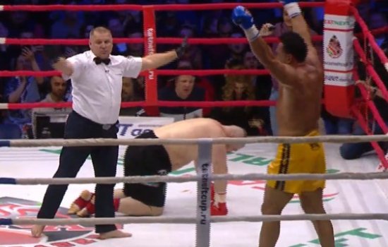 Ле Баннер нокаутировал Дацика ударом по печени (Видео)