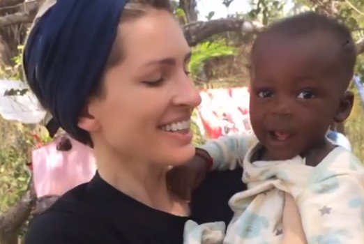 Семья Семак приехала в Африку в поисках приемного ребенка (Фото)