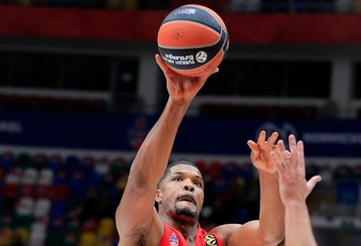 ЦСКА разгромил «Црвену Звезду», набрав ровно 100 очков (Видео)