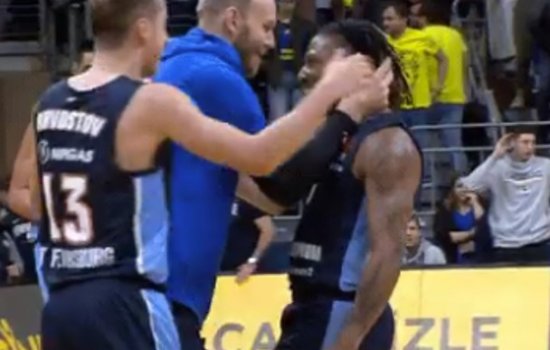 «Зенит» на последних секундах выиграл у «Фенербахче»