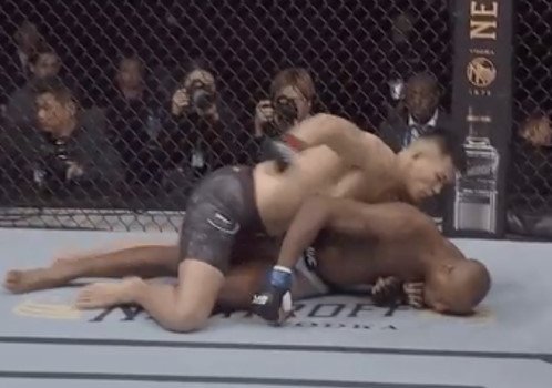 Кореец Джунг забил Родригеса за 64 секунды на UFC (Видео)
