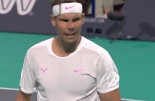 Надалю потребовалось более 3-х часов, чтобы победить Циципаса на турнире в ОАЭ