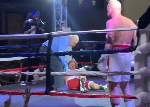 Таунса нокаутировал 73-летний Хьюз и попал в книгу рекордов Гиннесса (Видео)