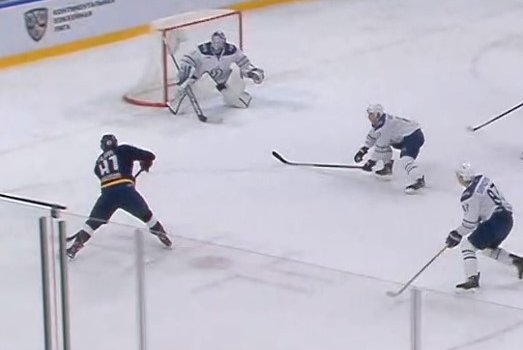 Хоккеисты «Динамо» упустили победу за 4 секунды до конца матча (Видео)