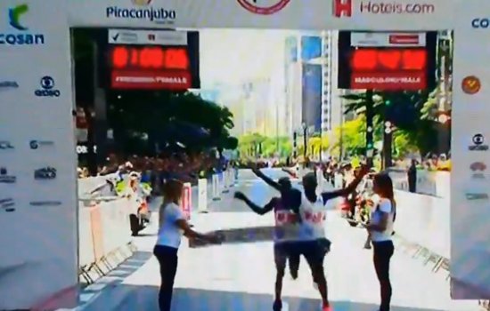 Кениец вырвал победу у самой финишной ленты (Видео)