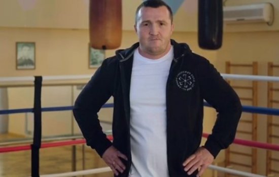 Боксер Денис Лебедев повторно завершил карьеру