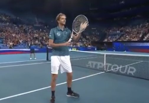 Медведев разгромил Изнера и принес России досрочную победу над США