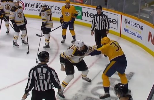 22-летний Тренин подрался с 2-метровым Харой (Видео)