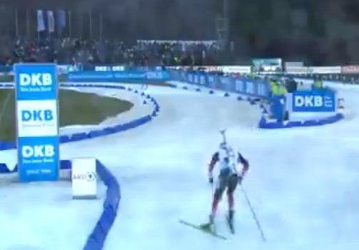 Тарьей Бё забыл пройти штрафной круг и вынужден был вернуться (Видео)