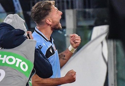 Лацио дожал Наполи на 82-й минуте - Иммобиле «обокрал» вратаря (обзор, видео)