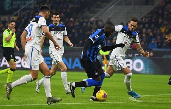 Интер чуть было не опозорился в игре с Аталантой: голы, видеообзор матча