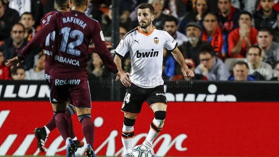 Сельта уступила Валенсии, Смолов дебютировал в Ла-Лиге: гол, видеообзор матча