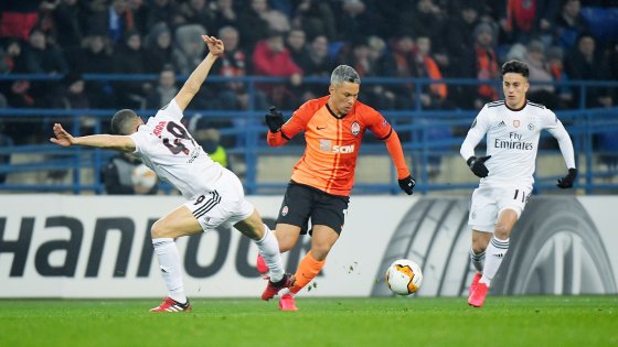 Шахтёр вырвал победу у Бенфики в стартовом матче 1/16 финала Лиги Европы: видео голов