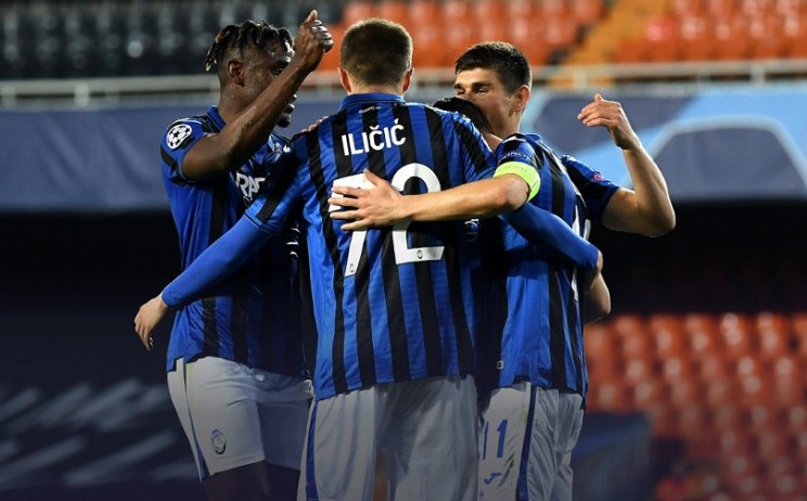 Аталанта празднует победу