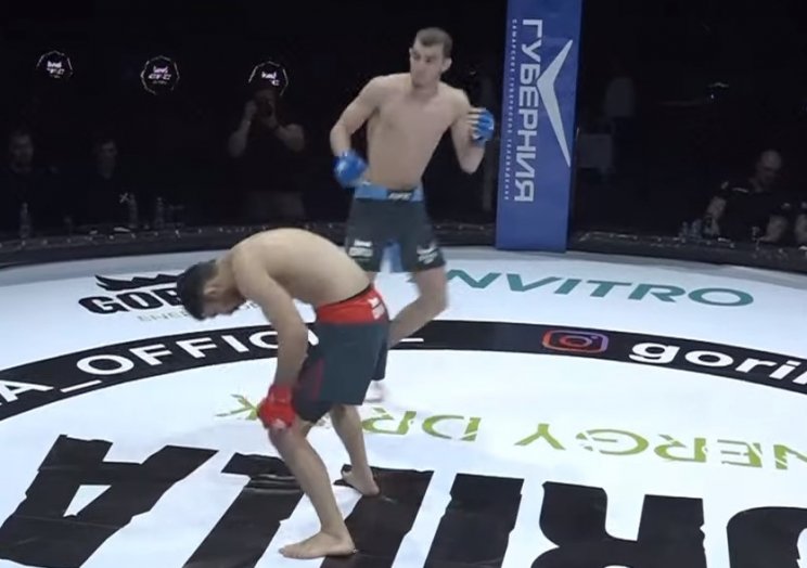 Кунакбиев с одного удара вырубил азербайджанского бойца (Видео)
