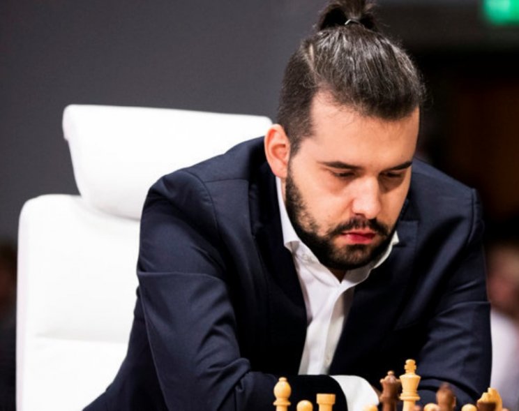 Непомнящий вышел в единоличные лидеры турнира претендентов (Шахматы)