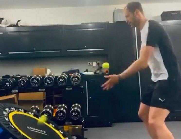 Петр Чех придумал свой челлендж во время карантина (Видео)