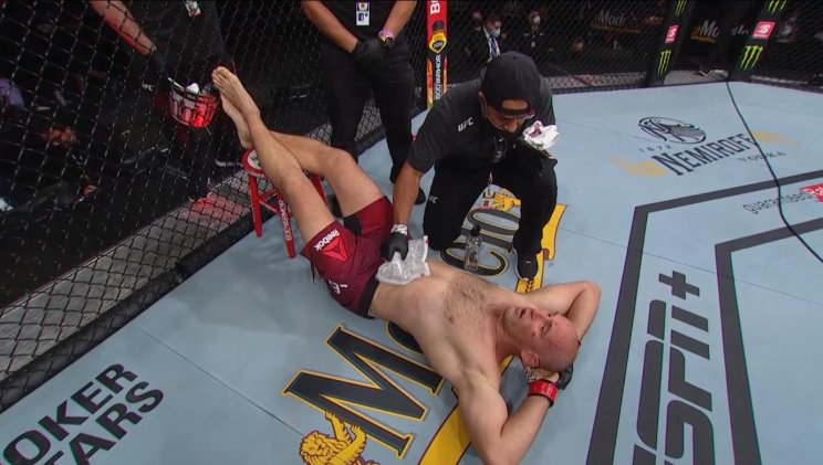 Олейник - Вердум: полный бой UFC 249 (Видео)