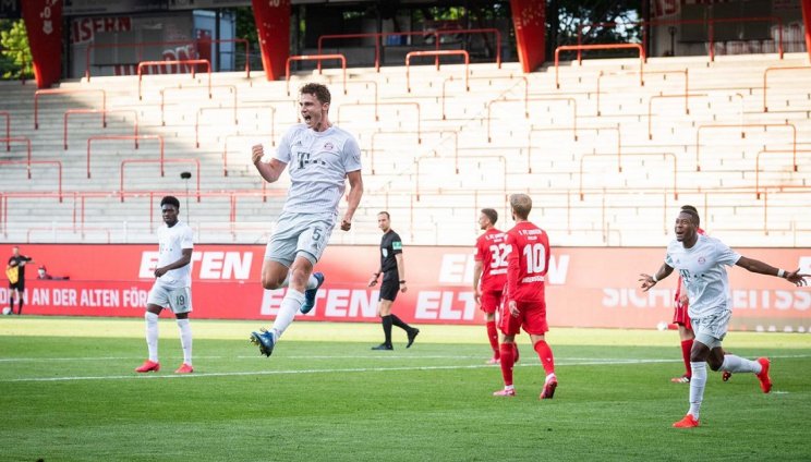 Павар забивает гол