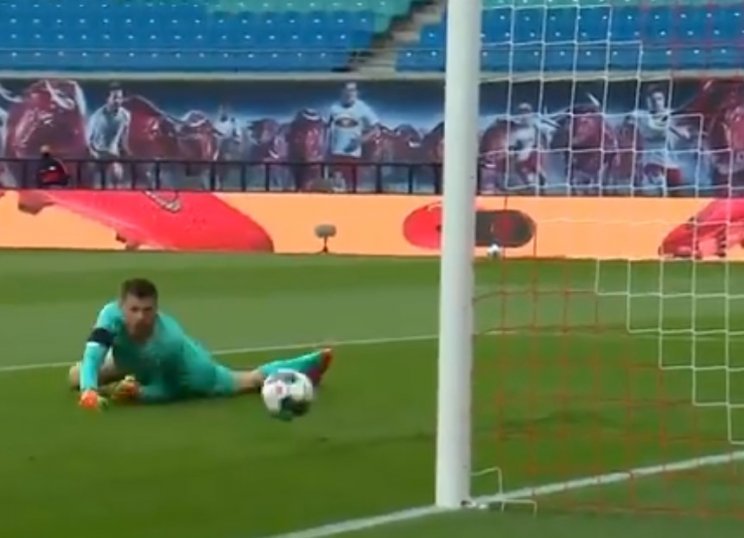 Вратарь «Герты» Ярстейн допустил невероятный «ляп» (Видео)