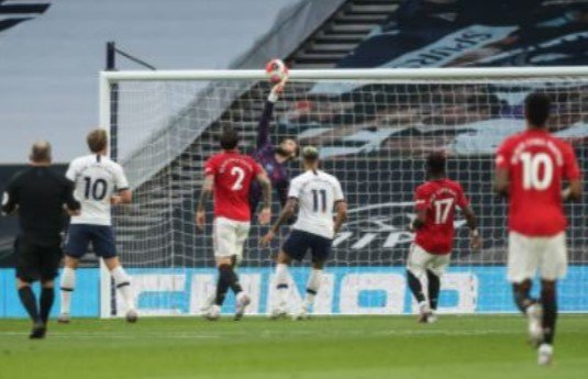 «Тоттенхэм» не удержал победу против «МЮ» (голы, обзор)