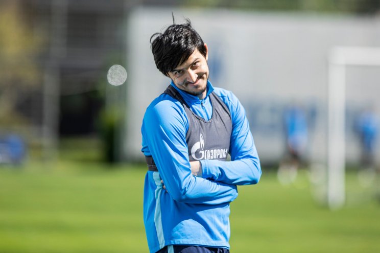 «Арсенал» также готов включиться в борьбу за Азмуна