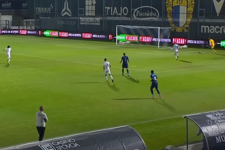 «Порту» проиграл «Фамаликану» и может потерять 1-е место в чемпионате (голы, обзор матча)