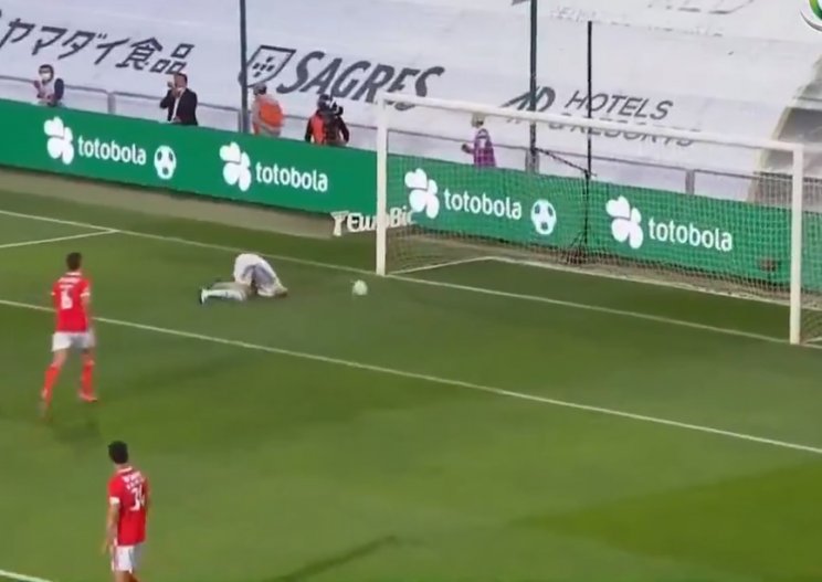 «Бенфика» упустила победу, ведя 2 мяча против аутсайдера (голы, видео)