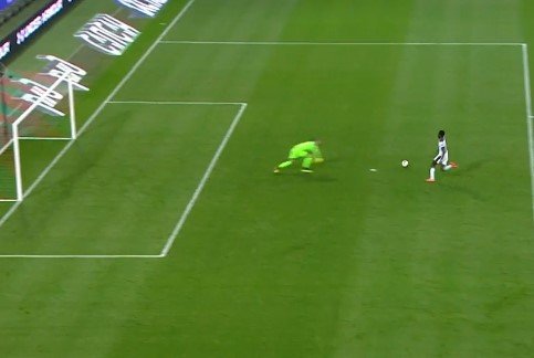 «Локомотив» не смог победить «Сочи»: Миранчук не забил пенальти на последних секундах (обзор)