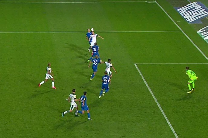 «Локомотив» не смог победить «Сочи»: Миранчук не забил пенальти на последних секундах (обзор)