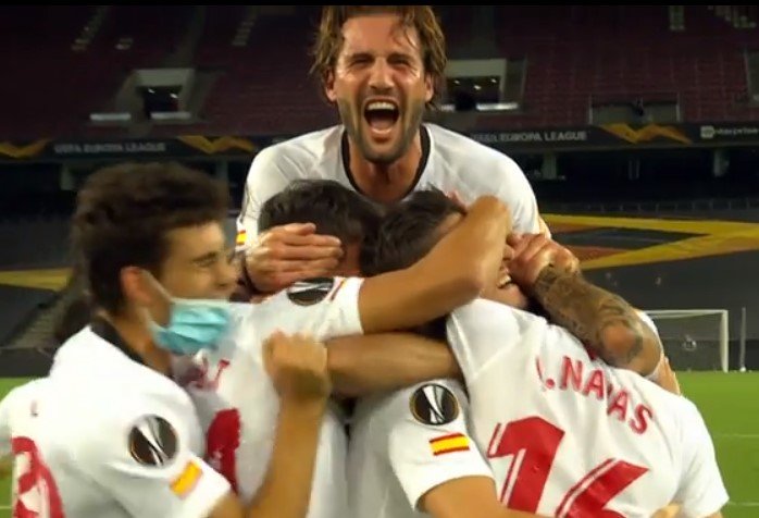 Лукаку забил в свои ворота и подарил «Севильи» победу в Лиге Европы (голы, видео) Лукаку забил в свои ворота и подарил «Севильи» победу в Лиге Европы (голы, видео)